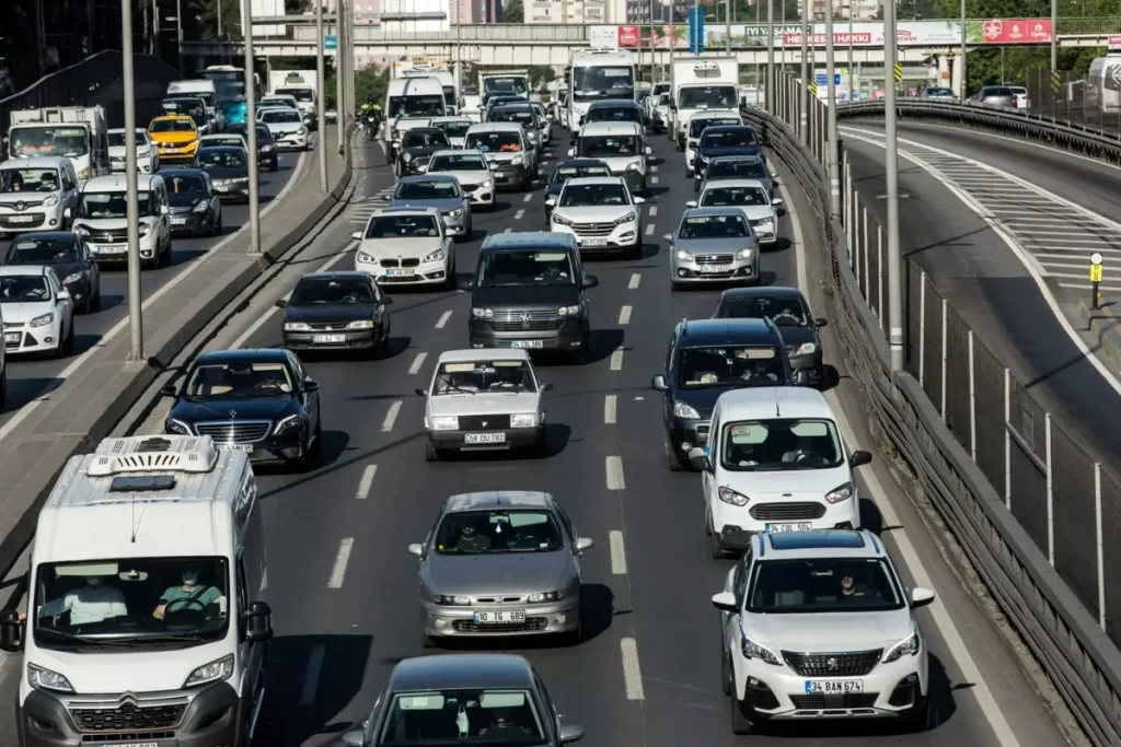 Yabancı Plakalı Araçların Türkiye Otoyollarındaki Geçiş Ücretleri Gümrük Kapılarında Tahsil Edilmeye Başladı